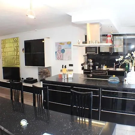 Casa Business Mit Dachterrasse Und Meerblcik 아파트